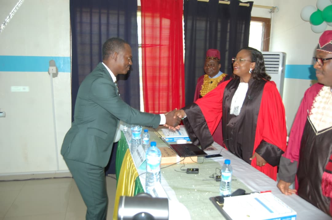 La Haute Cour de Justice aux côtés de la recherche universitaire