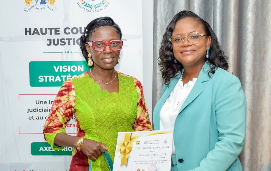 Hommage à une carrière administrative exemplaire